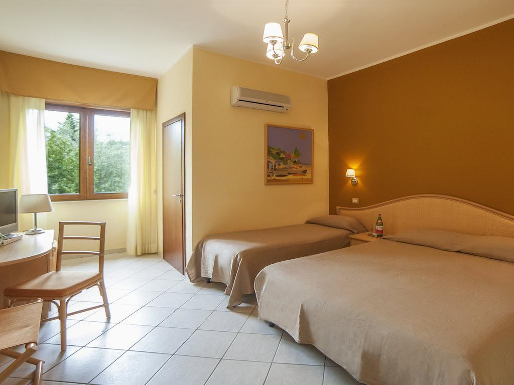Hotel Orion Villammare Room photo