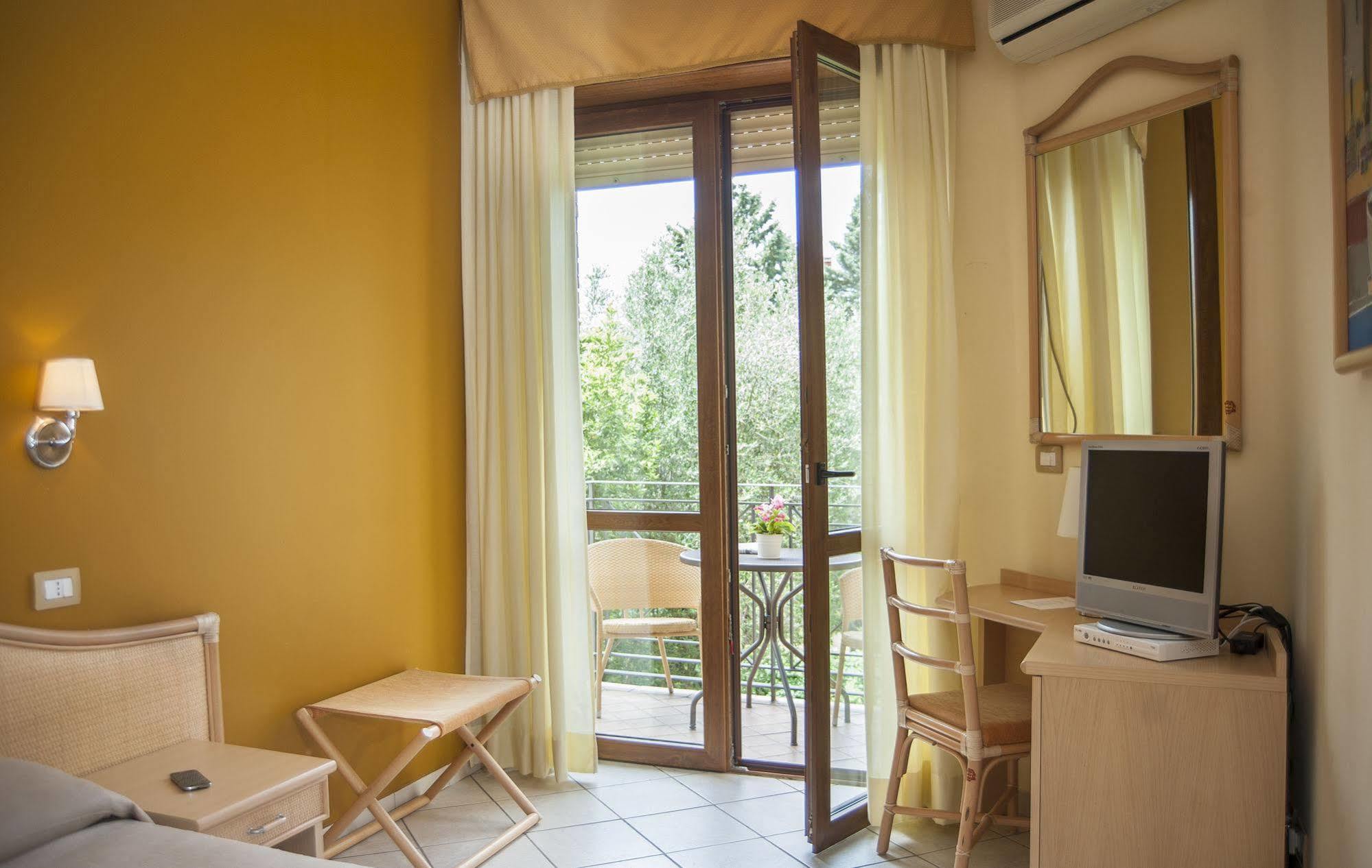 Hotel Orion Villammare Exterior photo